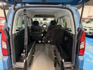 2016 Citroen Berlingo 1.6 Bluehdi Xtr in Blue — image 4