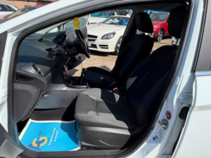 2015 Ford Fiesta 1.25 Zetec Euro 6 5dr in White — image 4