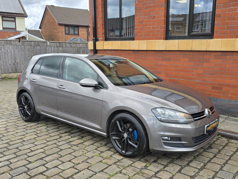 2013 Volkswagen Golf 2.0 Tdi Bluemotion Tech Gt in Grey — image 1