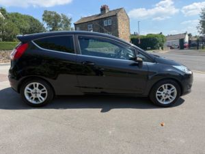 2014 Ford Fiesta Zetec in Black — image 7