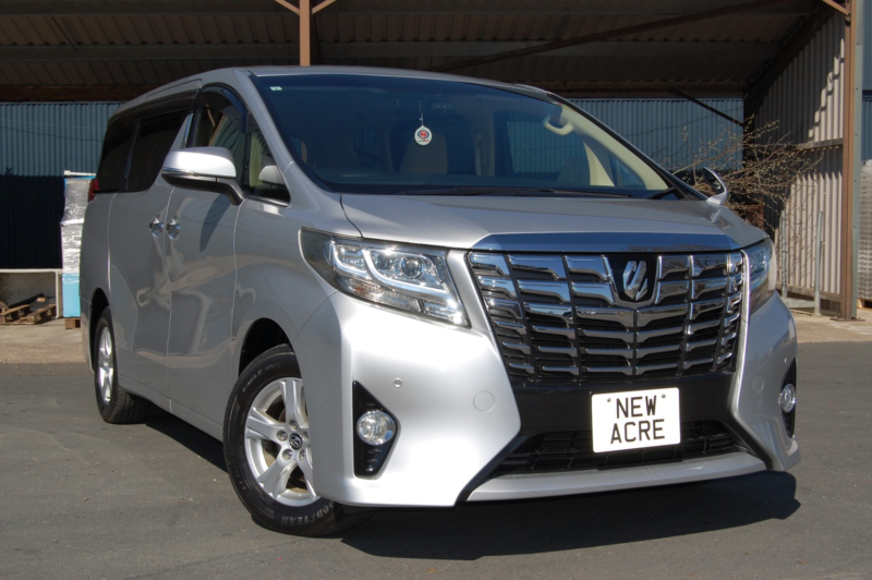 2015 Toyota Alphard 30 Series 2.5 X 4WD in Silver — image 1