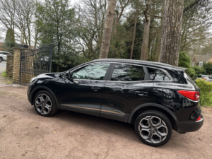 2015 Renault Kadjar 1.5 Dynamique S Nav Dci 110 in Black — image 4