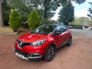 2015 Renault Captur 0.9 Signature Energy Tce 90 Stop & Start in Red — image 3