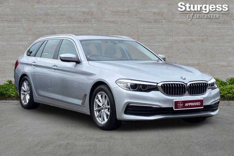 2019 BMW 5 Series 2.0 520d Se Touring Auto Euro 6 (s/s) 5dr in Silver — image 1