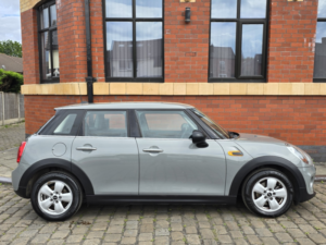 2015 MINI Hatch 1.2 5-Door Hatch One in Grey — image 2