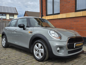 2015 MINI Hatch 1.2 5-Door Hatch One in Grey — image 5