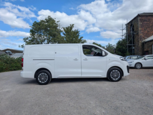 2020 Vauxhall Vivaro 2.0 Turbo D 3100 Sportive L2 H1 Euro 6 (s/s) 5dr in White — image 2