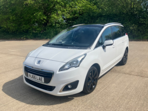 2016 Peugeot 5008 1.6 Bluehdi Allure Automatic in White — image 6