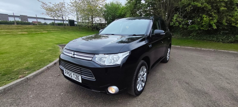 2015 Mitsubishi Outlander 2.0h 12kwh Gx3h SUV 5dr Petrol Plug-In Hybrid CVT 4WD Euro 5 (s/s) (200 Ps) in Black — image 1
