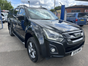2018 Isuzu D-Max 1.9 Td Blade Double Cab Pick Up in Black — image 1