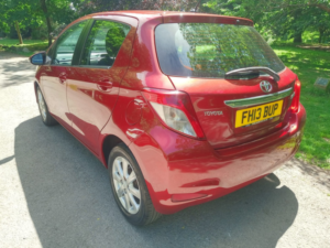 2013 Toyota Yaris 1.3 Dual Vvt-I Tr in Red — image 5