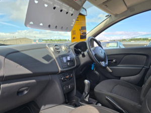 2014 Dacia Sandero 1.2 Laureate Hatchback 5dr Petrol Manual Euro 5 (75 Ps) in White — image 6