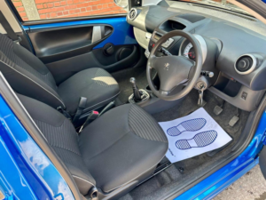 2013 Peugeot 107 1.0 12v Active Euro 5 3dr in Blue — image 4