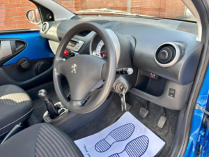 2013 Peugeot 107 1.0 12v Active Euro 5 3dr in Blue — image 5