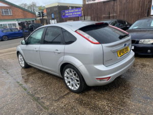 2010 Ford Focus 1.8 Zetec 5dr in Silver — image 4