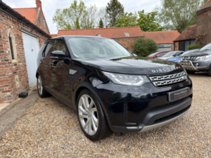 2018 Land Rover Discovery 3.0 Sd V6 Hse Luxury in Black — image 5