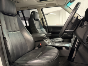 2012 Land Rover Range Rover 4.4 Td V8 Westminster in White — image 3
