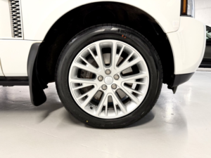 2012 Land Rover Range Rover 4.4 Td V8 Westminster in White — image 5