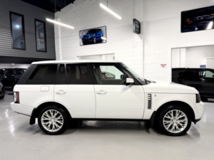 2012 Land Rover Range Rover 4.4 Td V8 Westminster in White — image 6