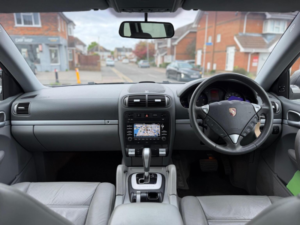 2009 Porsche Cayenne 3.0 Tdi V6 Tiptronic S AWD 5dr in Grey — image 2