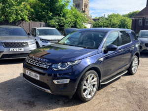 2015 Land Rover Discovery Sport Td4 Hse Luxury in Blue — image 2
