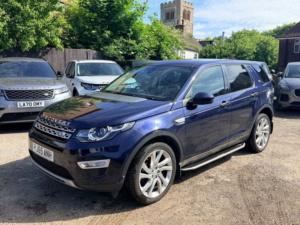 2015 Land Rover Discovery Sport Td4 Hse Luxury in Blue — image 5