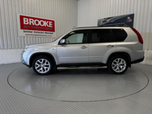 2010 Nissan X-Trail 2.0 Dci Tekna Auto 4WD Euro 5 5dr in Silver — image 4