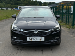 2017 Vauxhall Astra 1.6 Cdti Blueinjection Sri Nav Sports Tourer 5dr Diesel Manual Euro 6 (s/s) (136 Ps) in Black — image 2