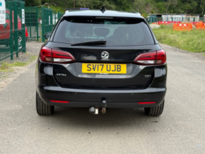 2017 Vauxhall Astra 1.6 Cdti Blueinjection Sri Nav Sports Tourer 5dr Diesel Manual Euro 6 (s/s) (136 Ps) in Black — image 6