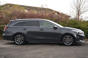 2025 Kia Ceed 1.5 T-Gdi 3 Sportswagon 5dr Petrol Dct Euro 6 (s/s) (138 Bhp) in Grey — image 3