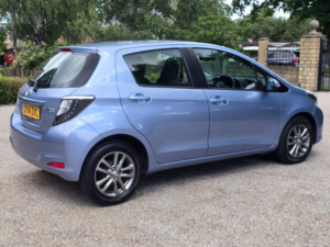 2014 Toyota Yaris 1.33 Dual Vvt-I Icon Plus Euro 5 5dr in Blue — image 6