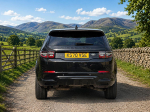2020 Land Rover Discovery Sport 2.0 D240 Mhev R-Dynamic Hse Auto 4WD Euro 6 (s/s) 5dr in Black — image 2