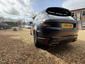 2018 Land Rover Range Rover Sport 5.0 P525 V8 Autobiography Dynamic in Black — image 4