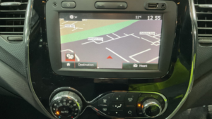 2016 Renault Captur 1.5 Dynamique S Nav Dci 90 in Silver — image 3