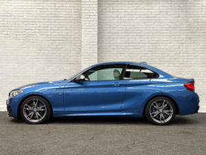 2014 BMW 2 Series 3.0 M235i Auto Euro 6 (s/s) 2dr in Blue — image 5