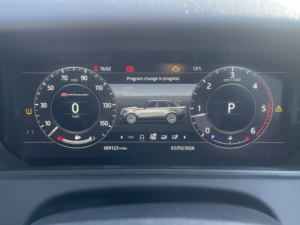 2017 Land Rover Range Rover Velar 2.0 D240 R-Dynamic in Silver — image 5