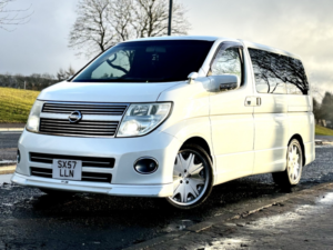 2008 Nissan Elgrand 2.5 Highway Star in White — image 5
