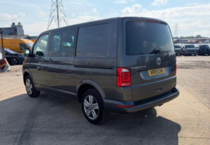 2019 Volkswagen Transporter 2.0 Bitdi T32 Bluemotion Tech Highline Kombi DSG Fwd Swb Euro 6 (s/s) 5dr in Grey — image 3