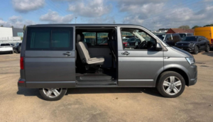 2019 Volkswagen Transporter 2.0 Bitdi T32 Bluemotion Tech Highline Kombi DSG Fwd Swb Euro 6 (s/s) 5dr in Grey — image 5