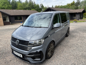 2023 Volkswagen Transporter Combi 2.0 Tdi T28 Highline in Grey — image 2