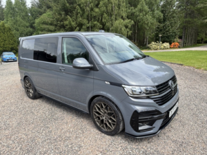 2023 Volkswagen Transporter Combi 2.0 Tdi T28 Highline in Grey — image 3