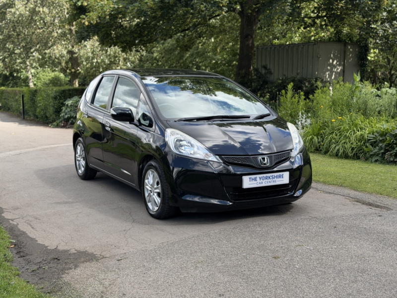 2012 Honda Jazz 1.4 I-Vtec Es in Black — image 1