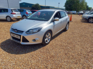 2014 Ford Focus 1.6 Tdci Zetec Navigator Euro 5 (s/s) 5dr in Silver — image 3