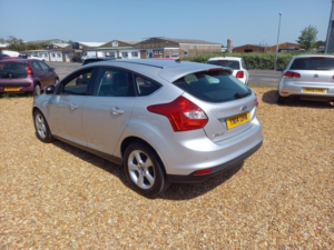 2014 Ford Focus 1.6 Tdci Zetec Navigator Euro 5 (s/s) 5dr in Silver — image 5