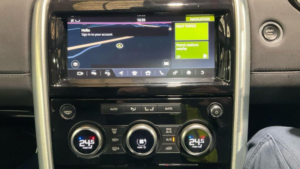 2019 Land Rover Discovery 2.0 Sd4 Hse Auto 4WD Euro 6 (s/s) 5dr in Black — image 6