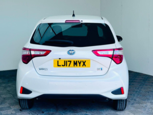 2017 Toyota Yaris 1.5 Vvt-H Icon Tech E-CVT Euro 6 (s/s) 5dr in White — image 6