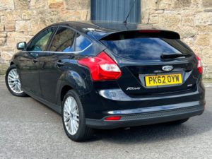2012 Ford Focus 1.6 Tdci Zetec Hatchback 5dr Diesel Manual Euro 5 (s/s) (115 Ps) in Black — image 2