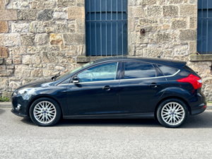 2012 Ford Focus 1.6 Tdci Zetec Hatchback 5dr Diesel Manual Euro 5 (s/s) (115 Ps) in Black — image 4