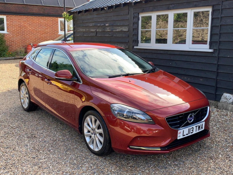 2013 Volvo V40 2.0 D3 Se Lux Nav Geartronic Euro 5 (s/s) 5dr in Red — image 1