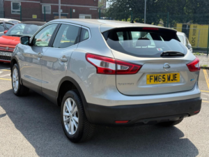 2016 Nissan Qashqai 1.5 Dci Acenta 2WD Euro 6 (s/s) 5dr in Silver — image 5